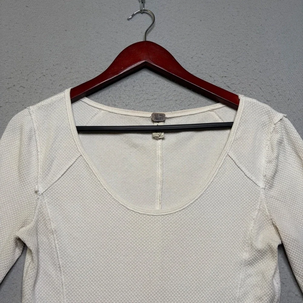 We The Free Thermal Top Womens L Ivory Paisley Cuff Waffle Knit Scoop Neck